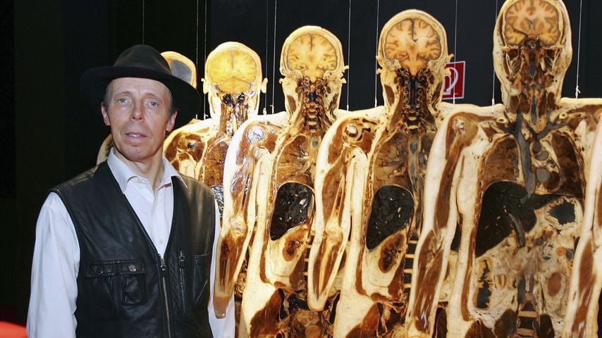 Gunther von Hagens bei der Eröffnung des Plastinariums in Guben