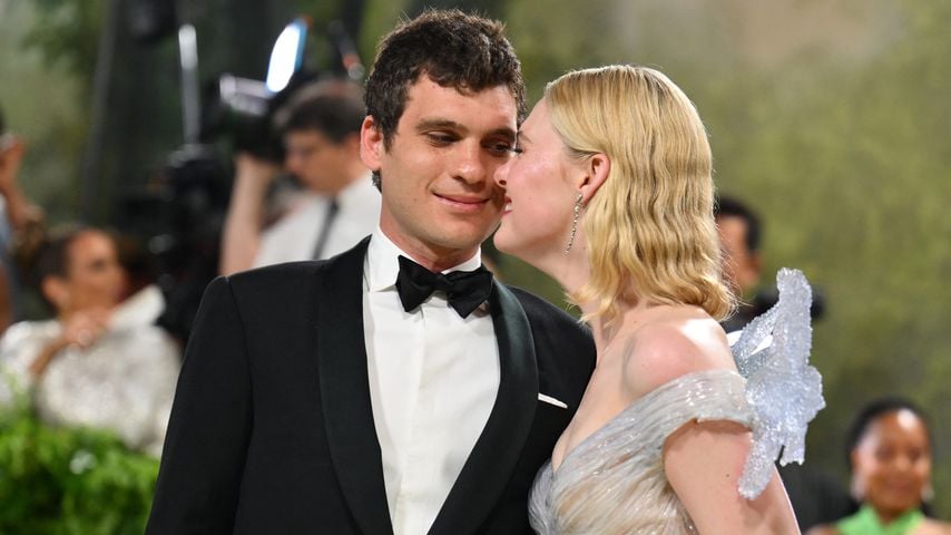 Gus Wenner und Elle Fanning bei der Met Gala 2024