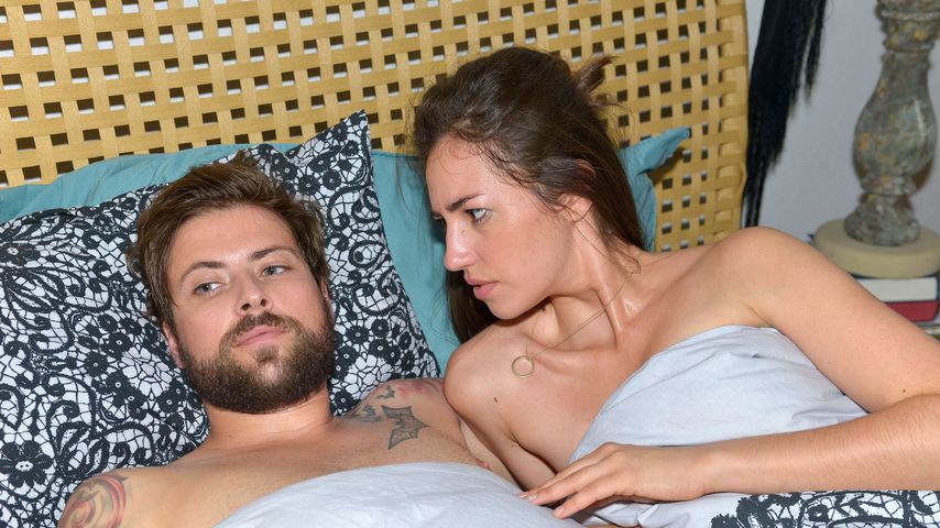 GZSZ-Szene mit John (Felix von Jascheroff) und Elena (Elena Garcia Gerlach)