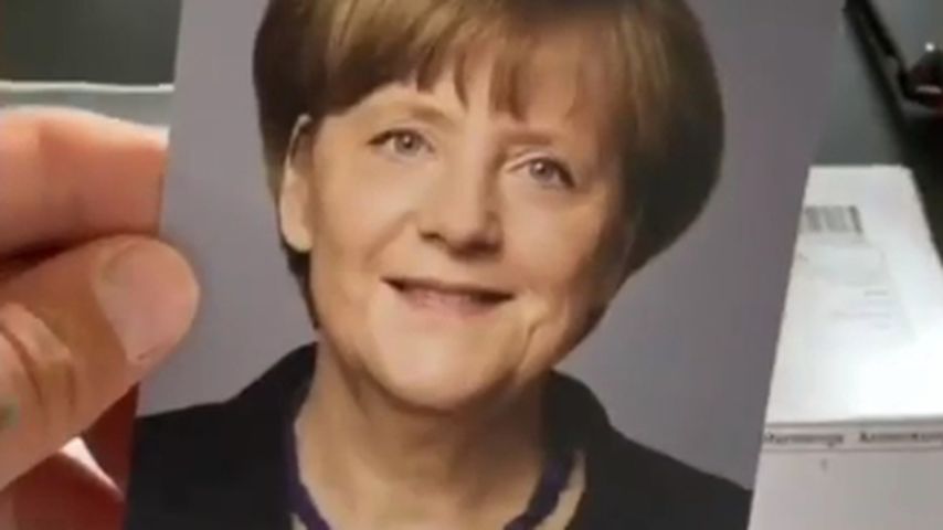 Gzuz' Autogramm von Angela Merkel