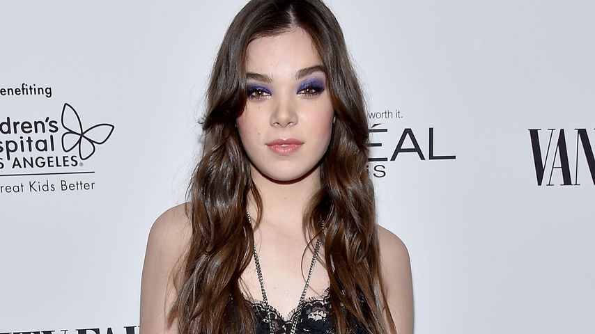 Hailee Steinfeld präsentiert Pony: Ist das schön?