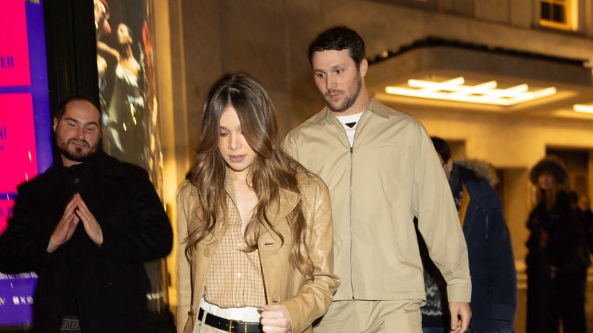 Hailee Steinfeld und Josh zeigen sich erstmals nach Hochzeit