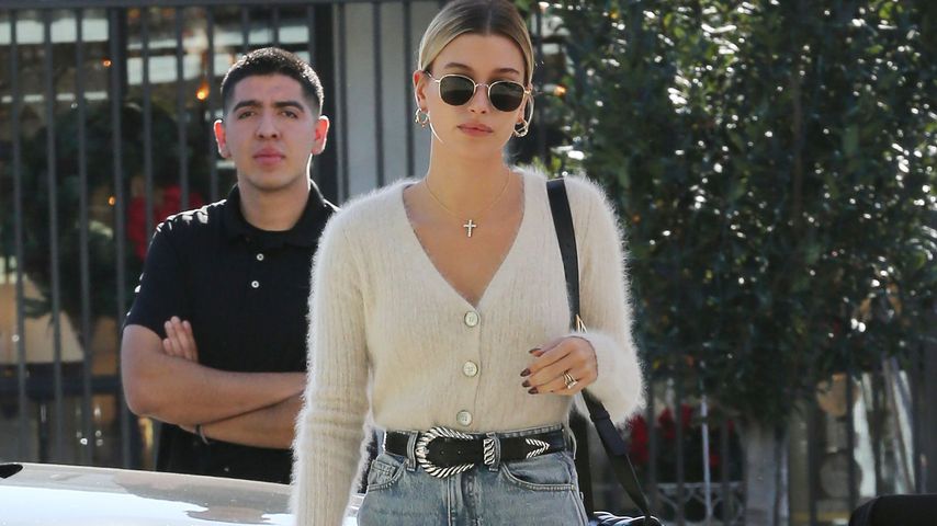 Ziemlich ungewohnt: Hailey Bieber total leger unterwegs!