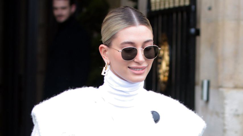 Hailey Bieber bei der Fashion Week in Paris im Februar 2020