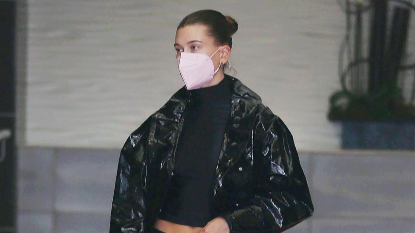 Hailey Bieber im Januar 2022 in Beverly Hills