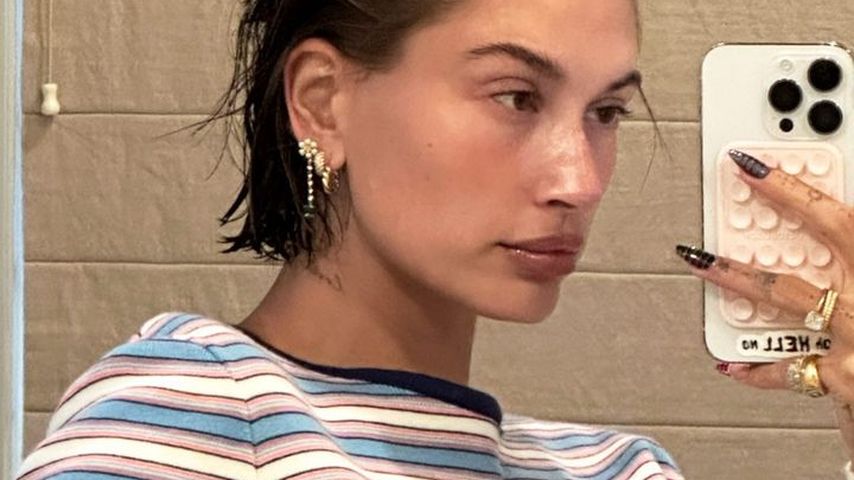 Hailey Bieber in Justins Shirt