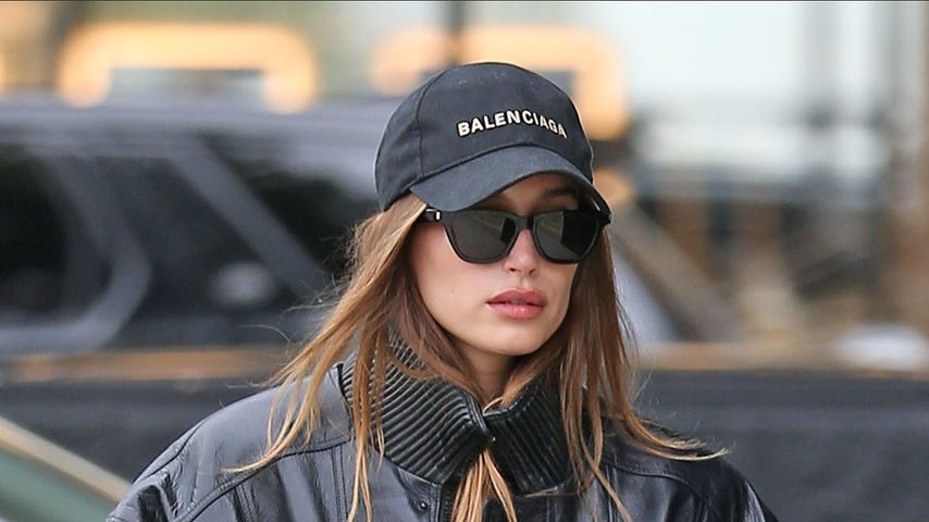 Lässig: So sieht Hailey Bieber beim Weihnachtsshopping aus