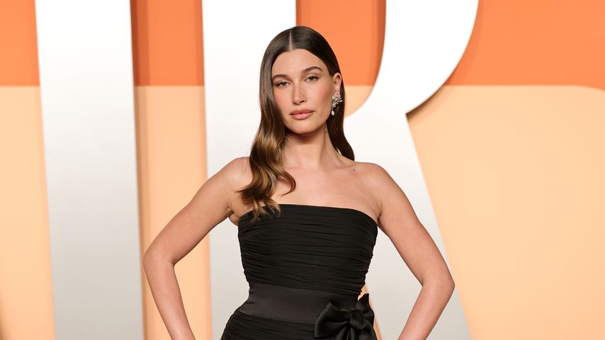 Hailey Bieber bei der Vanity-Fair-Oscar-Party