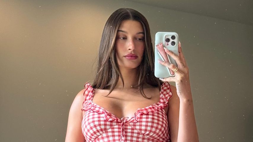 Hailey Bieber im April 2024