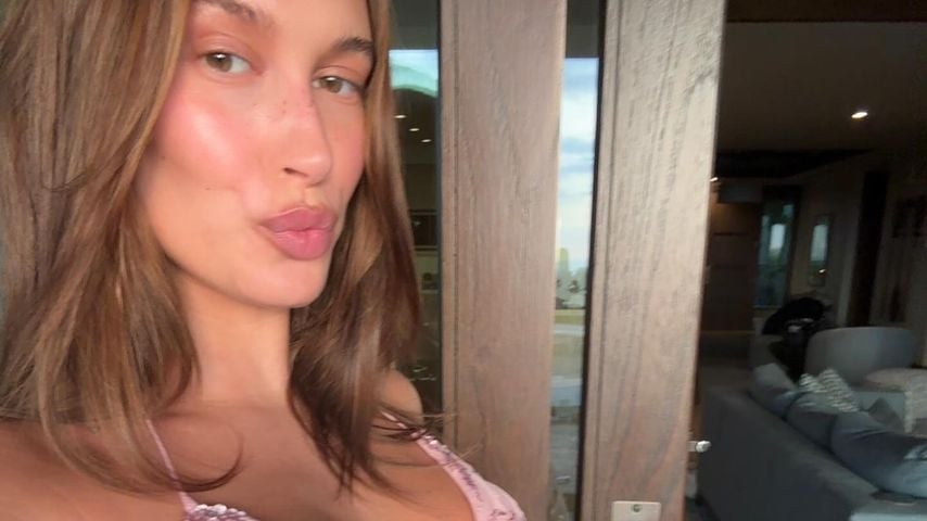 Hailey Bieber, Model
