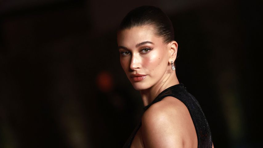 Wegen Gebetsbitte: Hailey Bieber ist sauer auf ihren Vater