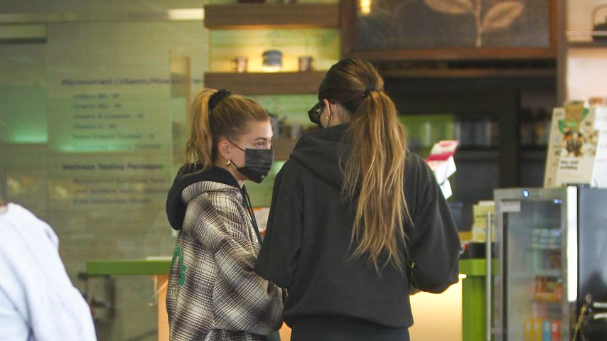 Hailey Bieber und Kendall Jenner im Oktober 2020