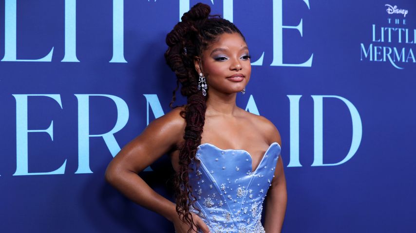 Fans glauben, dass "Arielle"-Star Halle Bailey schwanger ist