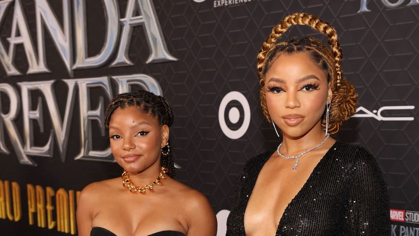 Halle und Chloe Bailey bei der "Black Panther: Wakanda Forever"-Premiere