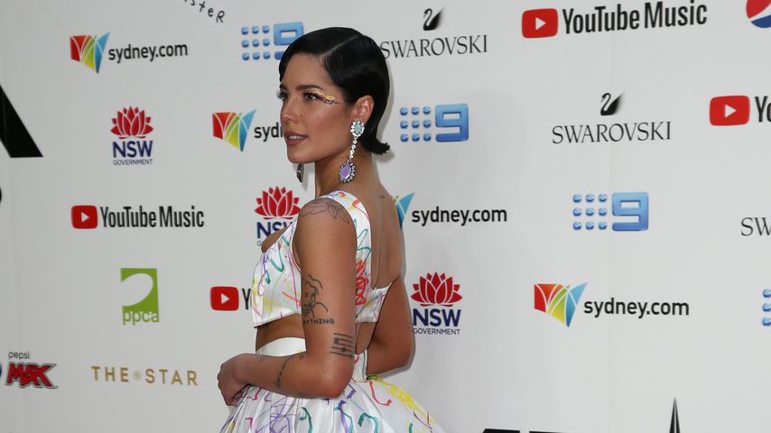 Halsey, Sängerin