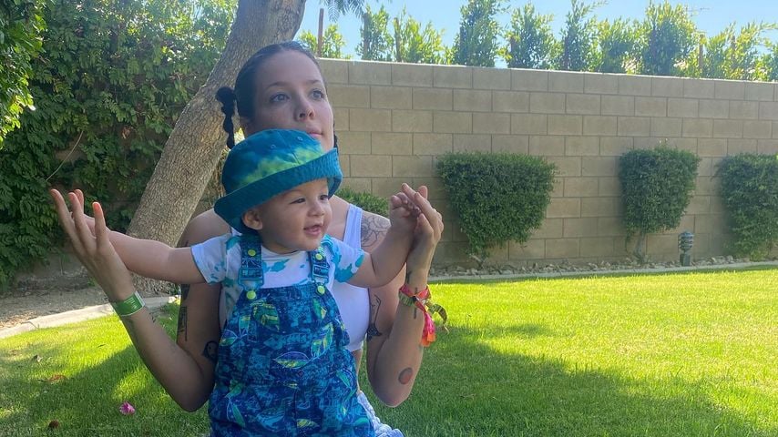 Halsey und ihr Sohn Ender Ridley im April 2022