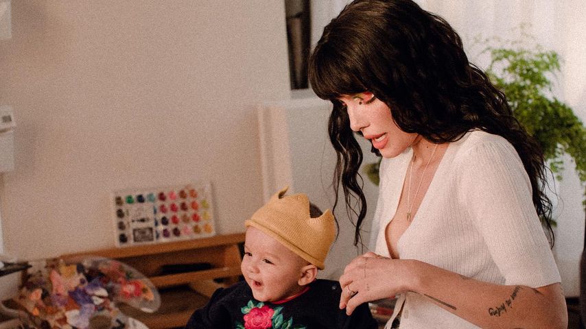 Schon ein Jahr alt! Halsey feiert Geburtstag ihres Sohnes
