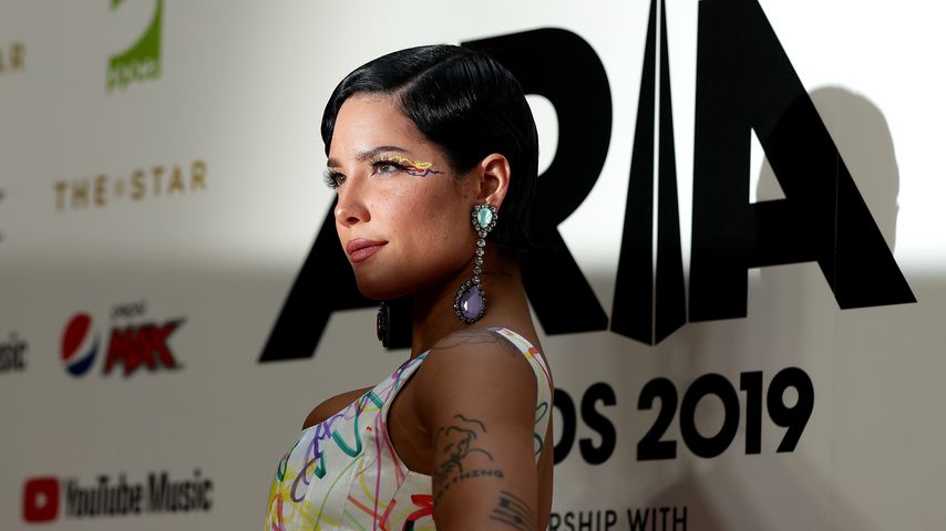 Halsey, Sängerin