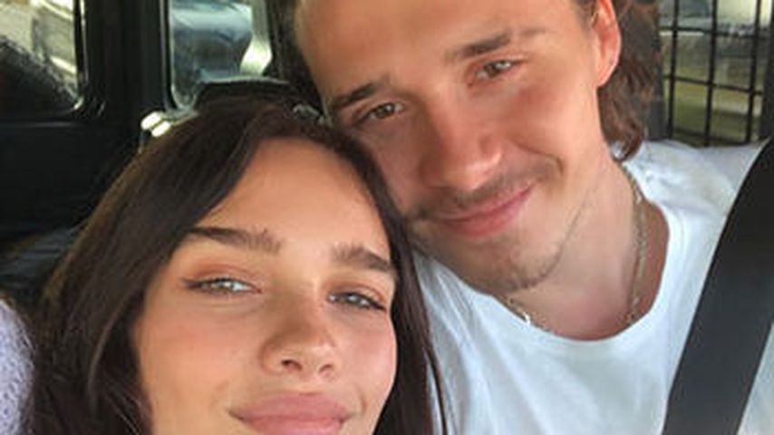 Hana Cross und Brooklyn Beckham auf dem Glastonbury-Festival