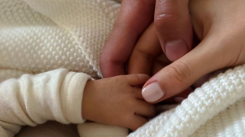 Hand von Anna Adamyans Baby