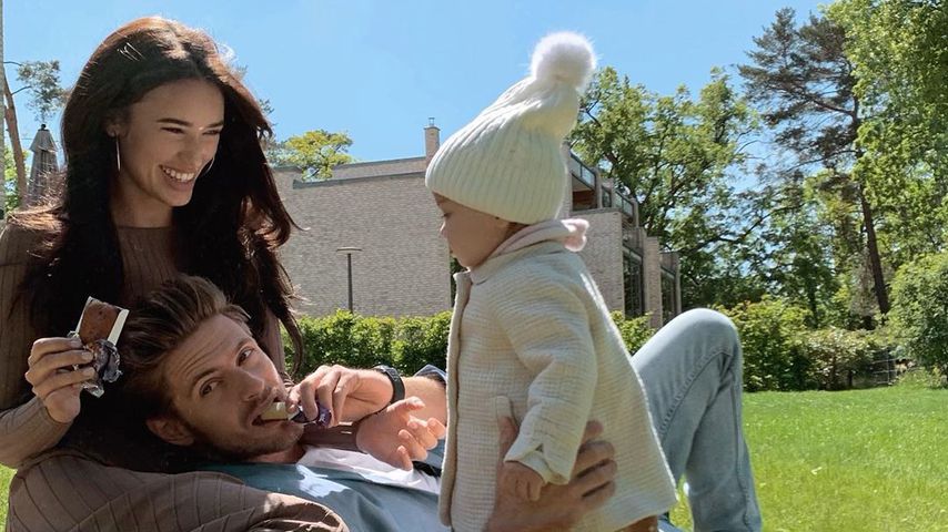 Hanna Weig, Jörn Schlönvoigt und Tochter Delia, Mai 2019