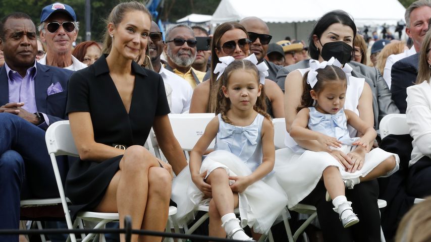 Hannah Davis mit ihren Töchtern Bella und Story, 2021