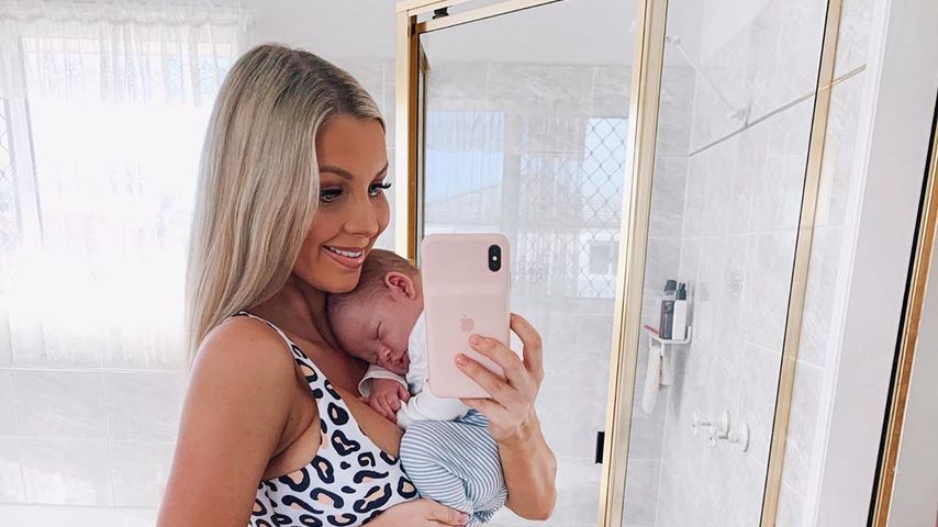 Model Hannah Polites mit ihrem Baby