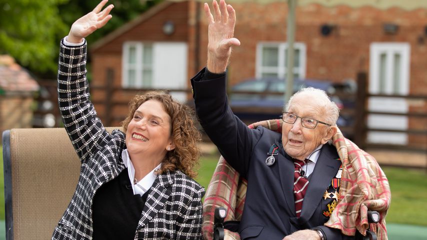 Hannah und ihr Vater Tom Moore feiern seinen 100. Geburtstag