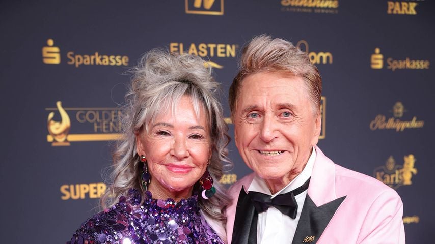 Hans-Jürgen Beyer und Manuela Hebestreit auf dem Roten Teppich der Goldenen Henne 2025 in Leipzig