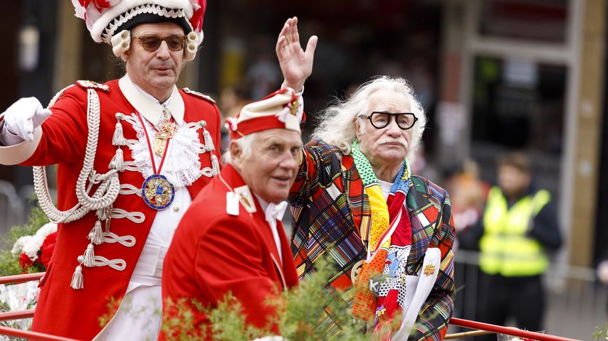 Hans Süper (r.) bei einer Rosenmontags-Parade 2019