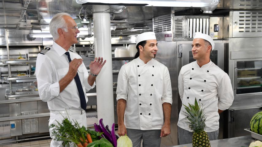Harald Schmidt, Bülent Ceylan und Özcan Cosar bei "Das Traumschiff"
