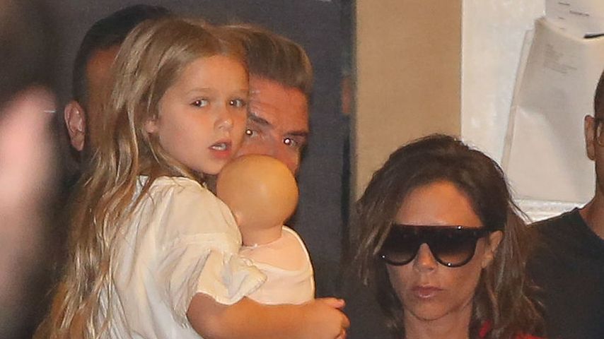 Supersüß: David & Harper Beckham machen Susi & Strolch nach!