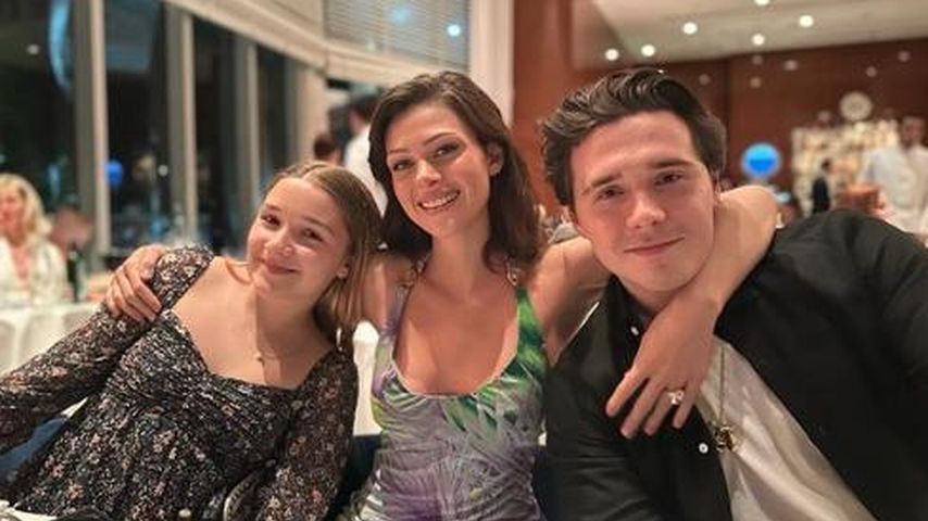 Harper Seven Beckham, Nicola Peltz-Beckham und Brooklyn Peltz-Beckham im April 2023