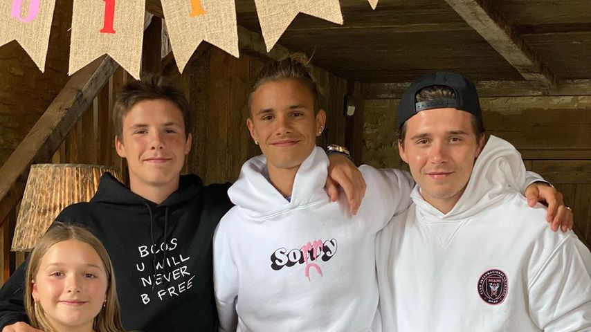 Harper Seven, Cruz, Romeo und Brooklyn Beckham an Romeos 18. Geburtstag im Jahr 2020