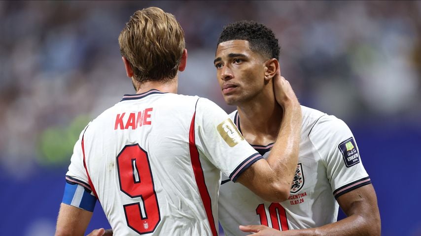 Harry Kane und Jude Bellingham nach Englands Halbfinal-Niederlage gegen Argentinien bei der WM 2026