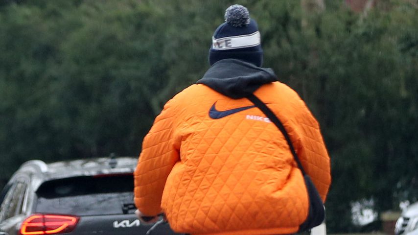 Harry Styles radelt durch London