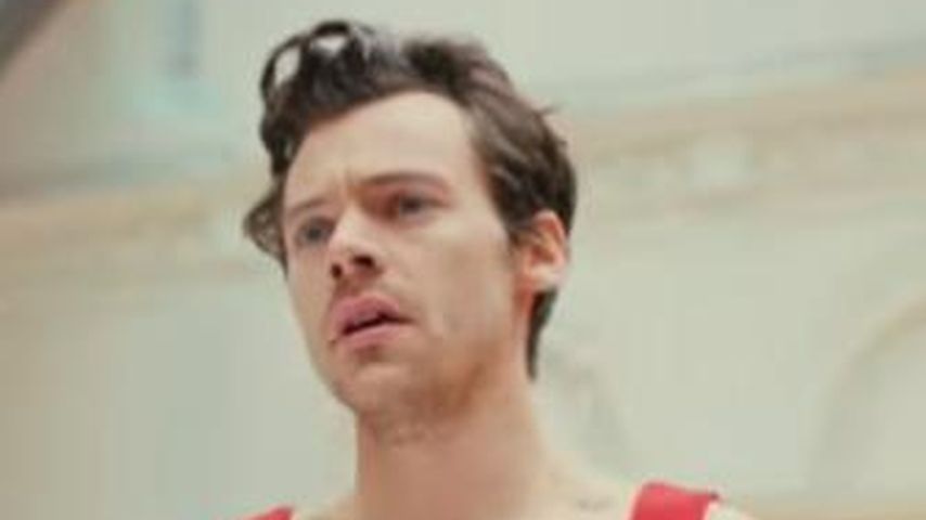 Hotter denn je? Sänger Harry Styles glänzt im Glitzer-Anzug