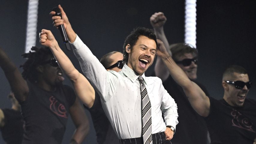 Harry Styles performt "Aperture" bei den Brit Awards 2026 in Manchester