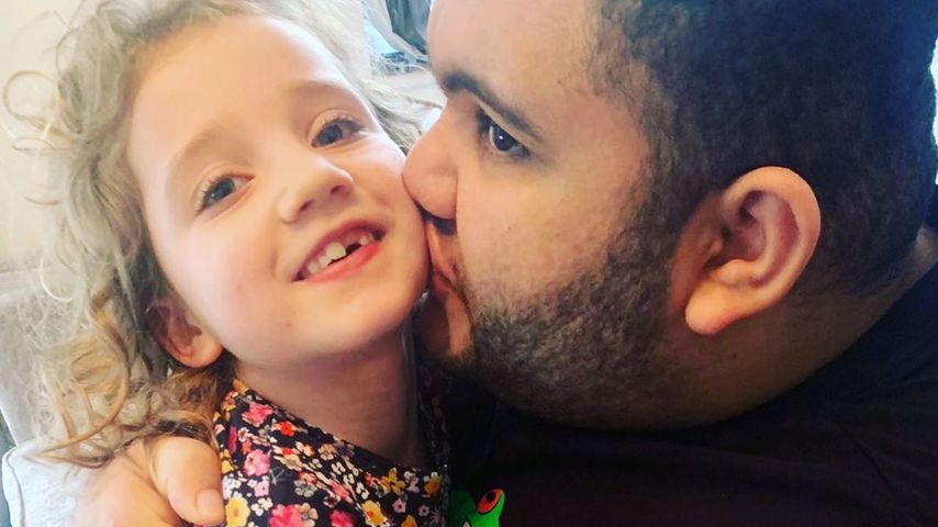 Harvey Price mit seiner Schwester