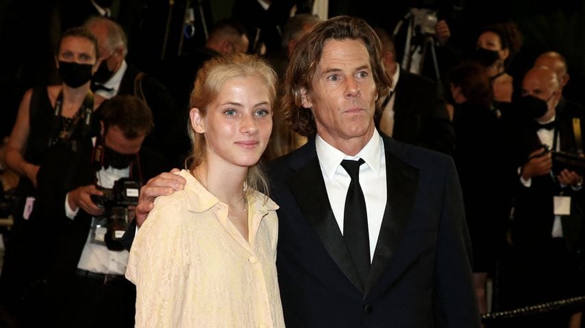 Hazel Moder mit ihrem Vater Danny Moder, 2021