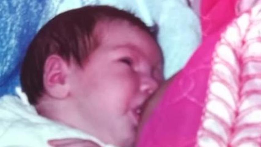 Heidi Klum als Baby an der Brust ihrer Mutter Erna Klum