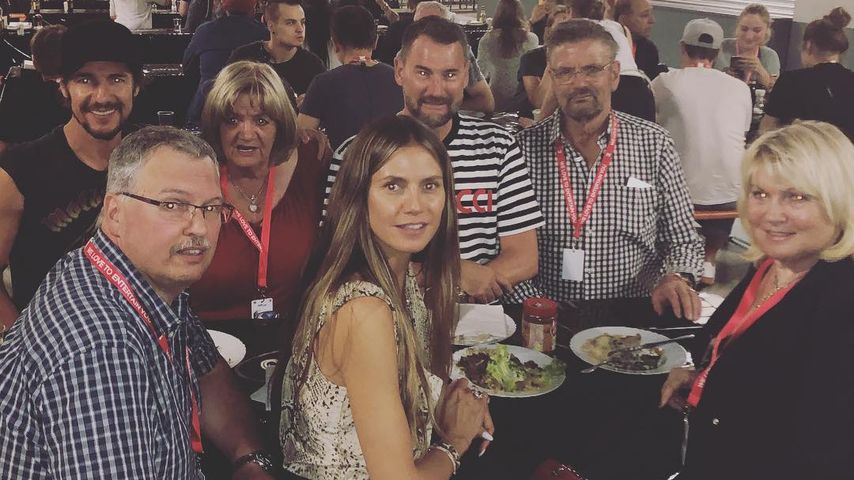 Heidi Klum mit Thomas Hayo, ihrem Bruder, ihrer Tante, Michael Michalsky, ihrem Papa und ihrer Mama