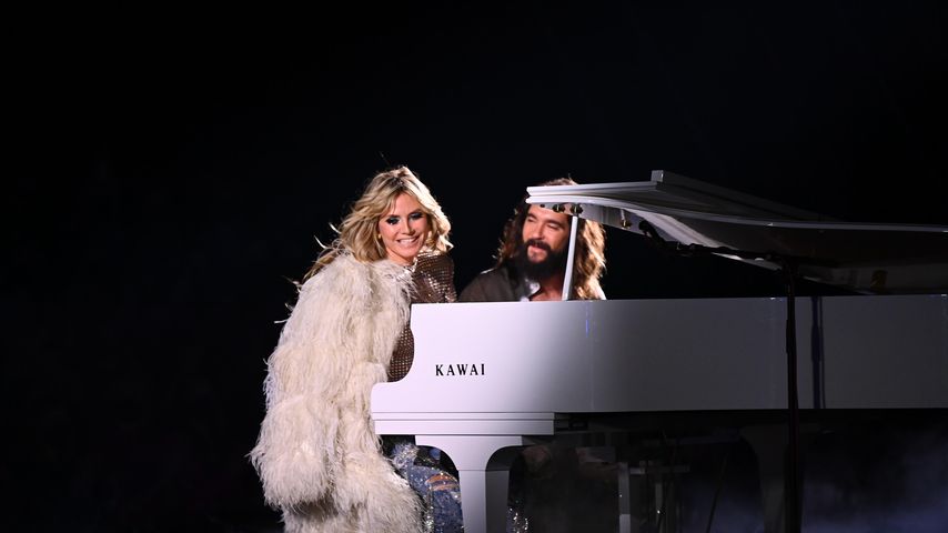 Fans sind belustigt: Heidi Klum singt live beim GNTM-Finale