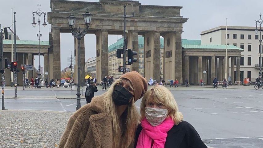 Heidi und Erna Klum am Brandenburger Tor