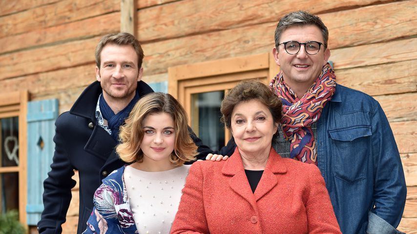 Heiko Ruprecht, Ronja Forcher, Monika Baumgartner und Hans Sigl in der Serie "Der Bergdoktor"