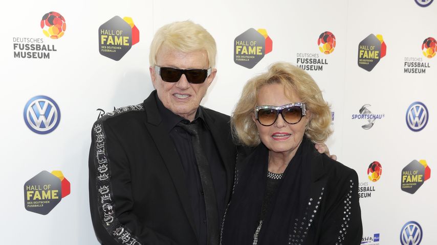 Heino errichtet einen besonderen Grabstein für Hannelore (†)