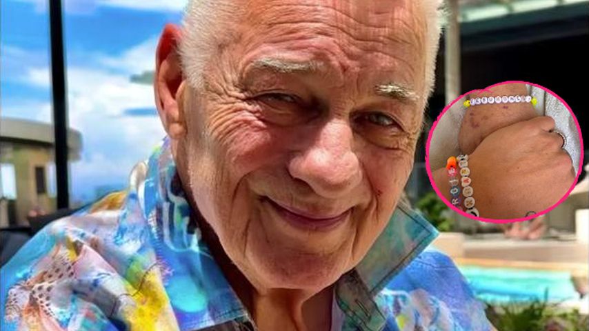 Große Anteilnahme: Heinz Hoenig bekommt Armbänder geschenkt