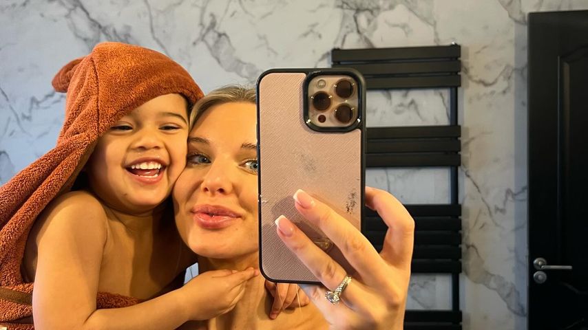 Ein Jahr solo: Helen Flanagan trägt noch den Verlobungsring!