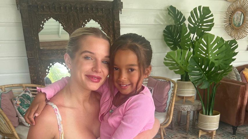 "Heiß": Helen Flanagan und Tochter über Mamas Dating-Fund