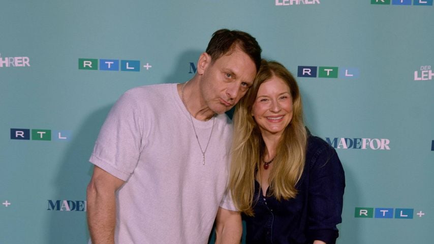 Hendrik Duryn und Birte Hanusrichter bei der Premiere von "Der Lehrer"